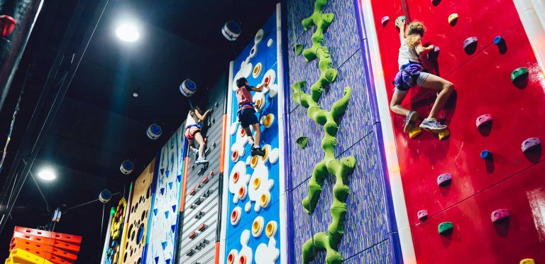 clip n climb gosford climbing wall 768x372