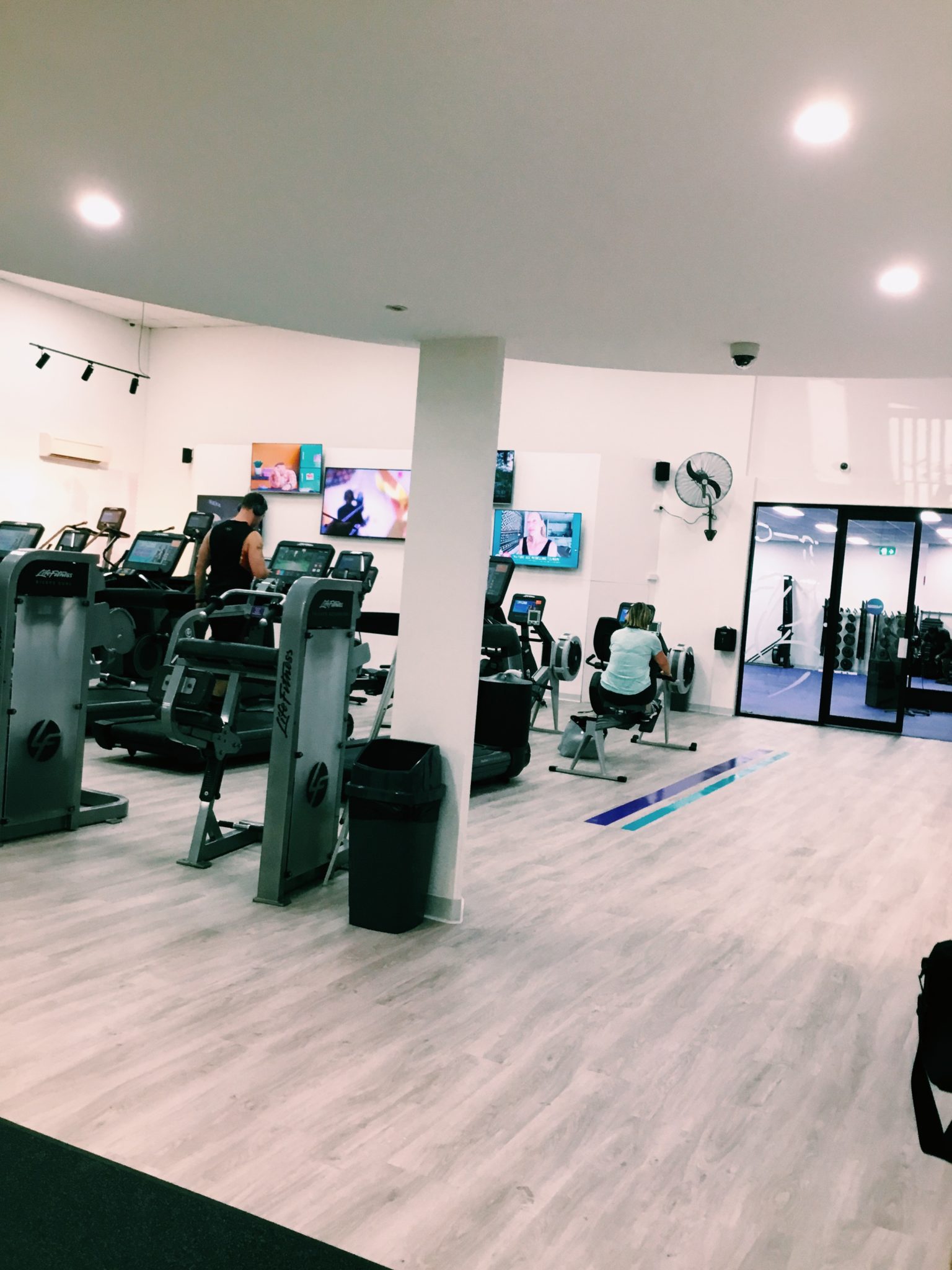 34eb 7DF6F386 1B99 40C5 B879 98C0EEDDA3C9 1536x2048